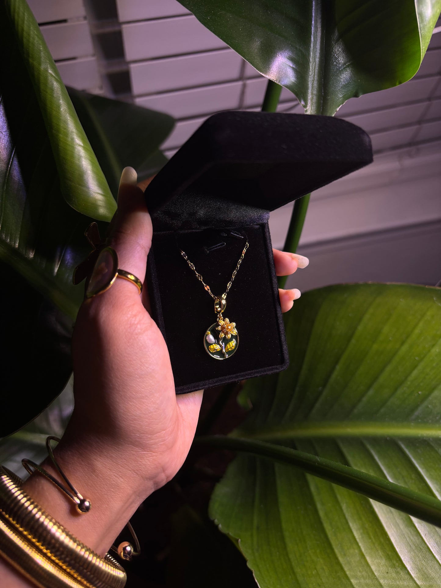 Gold Pearled Flower Necklace