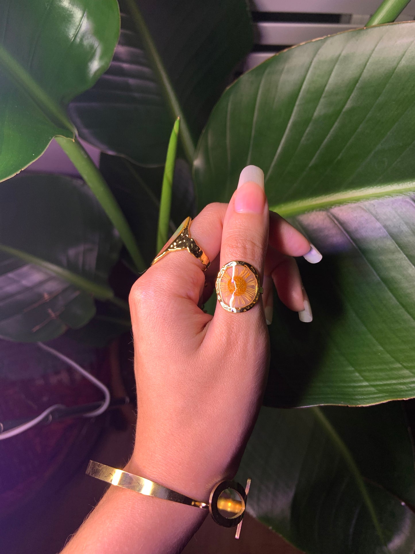 18k Gold plated flower ring encased in resin