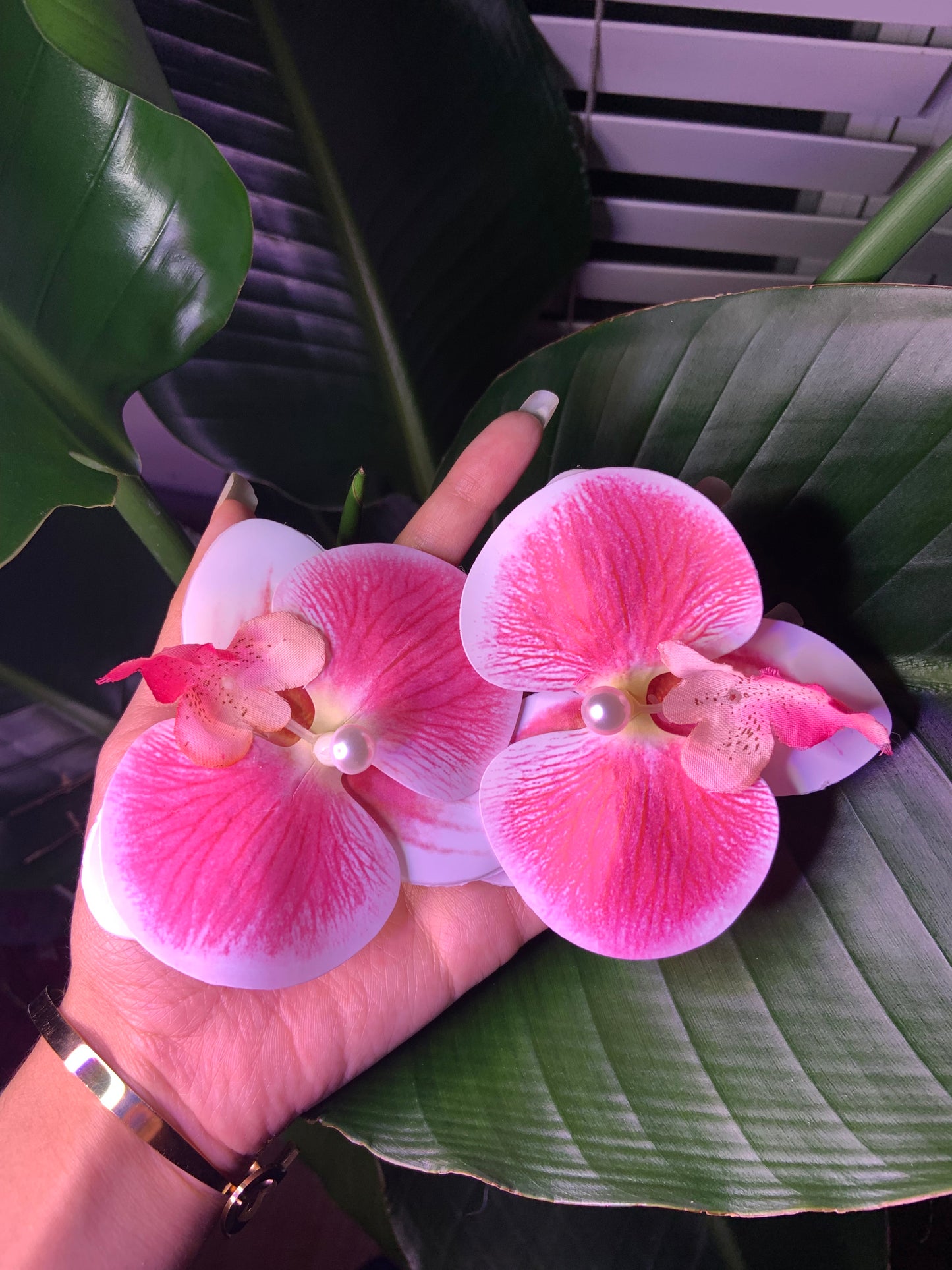 Bold pink flower hair clip