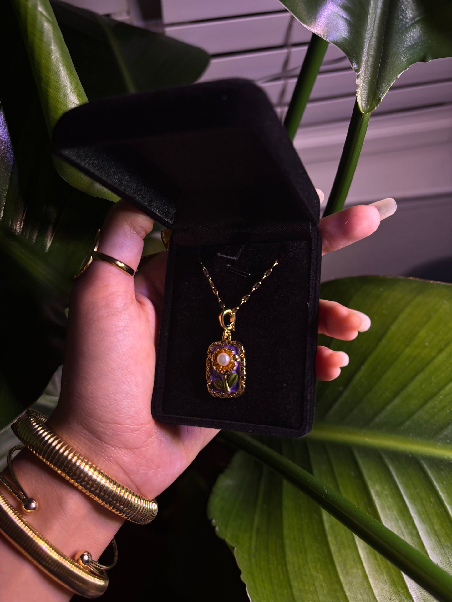 Gold Pearled Flower Necklace