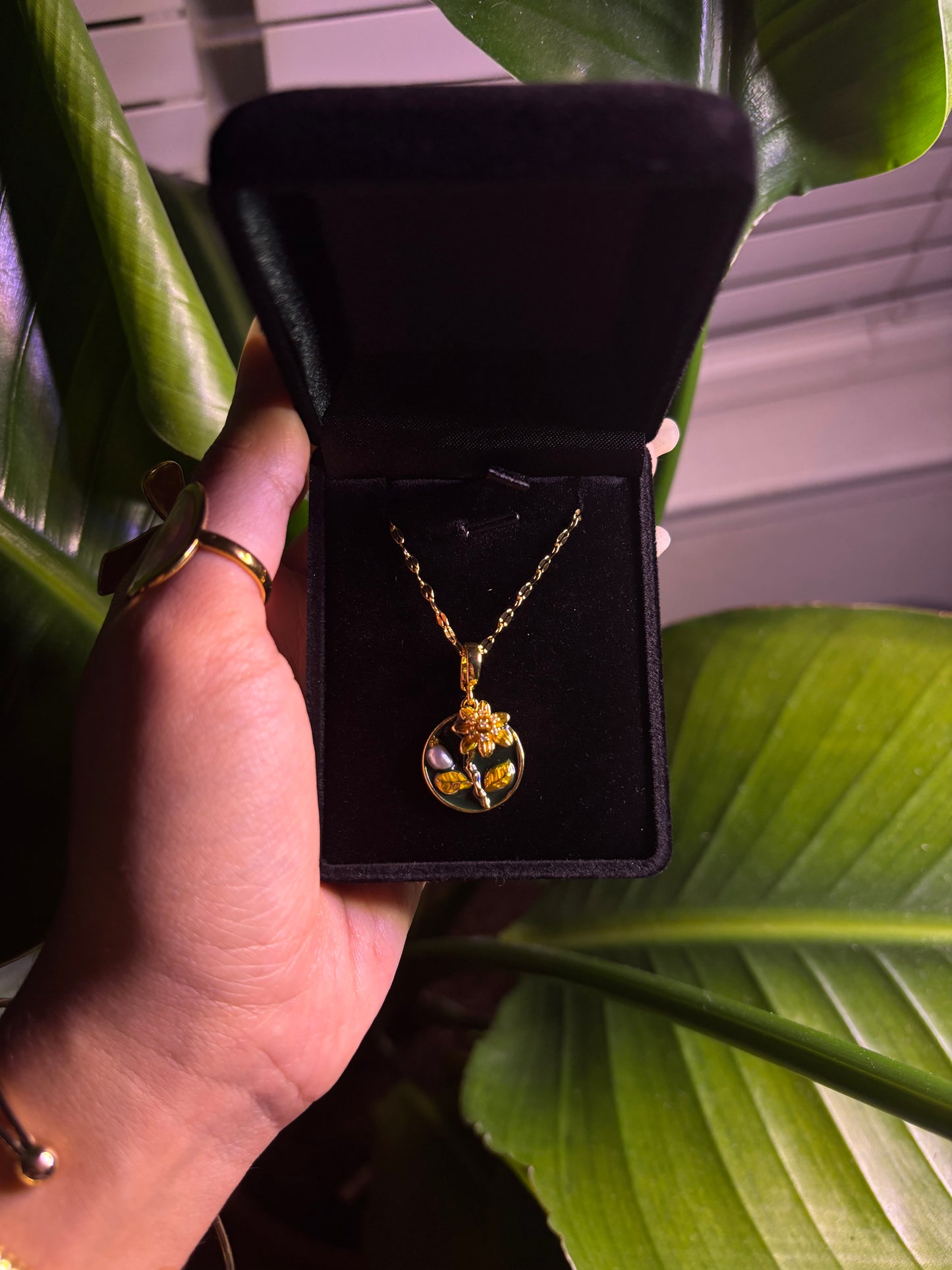 Gold Pearled Flower Necklace