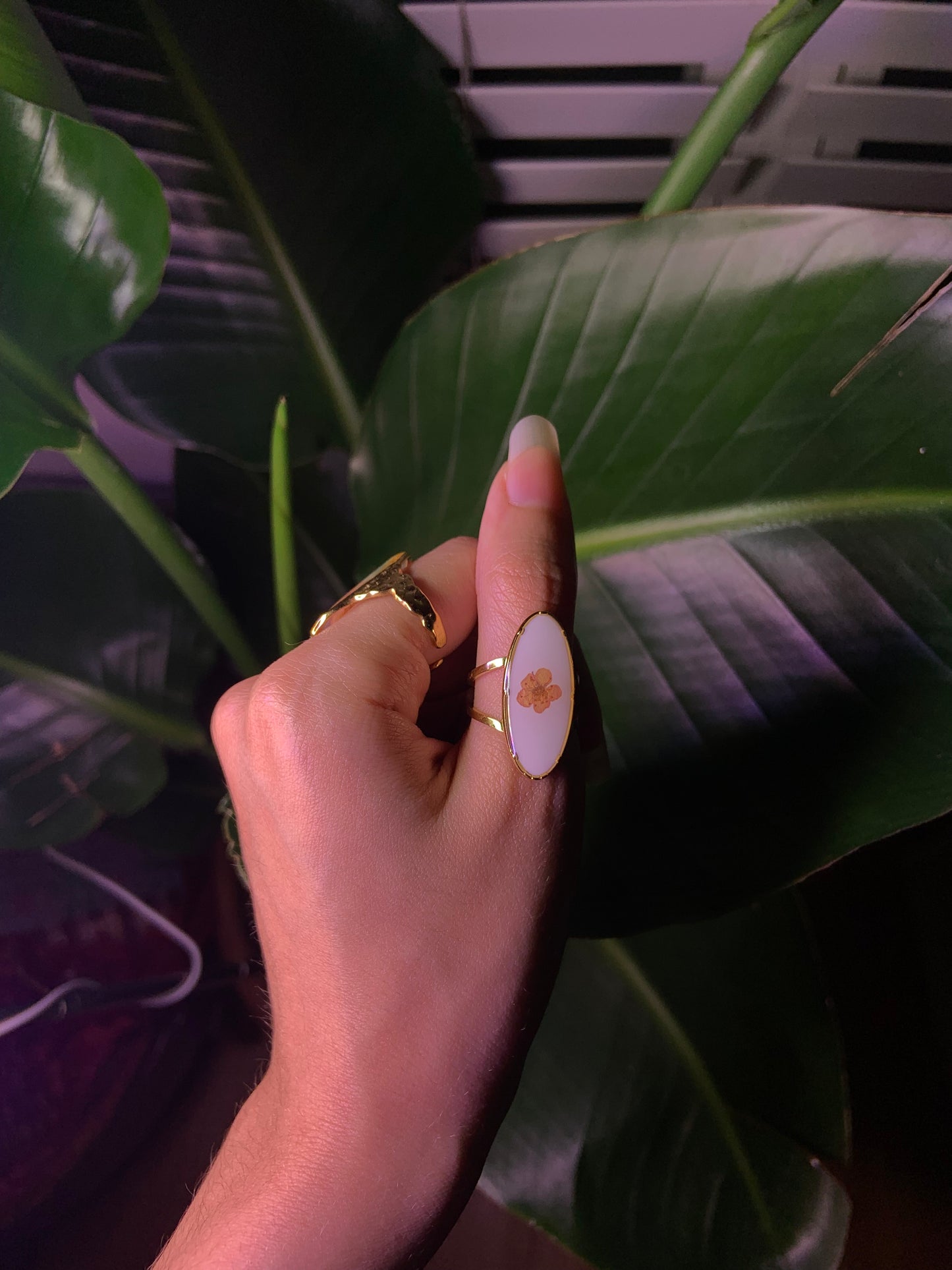 18k Gold plated flower ring encased in resin